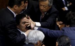 开服一条龙转新闻日本参院委员会通过安保法 现场秩序一度失控
