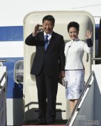 传奇开服一条龙转载习近平携彭麻麻访美 青花情侣装大秀中国风